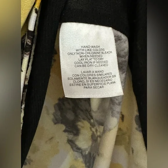 Jones Studio Separates: Women’s Sleeveless Blouse- Size 14W - Picture 5 of 6